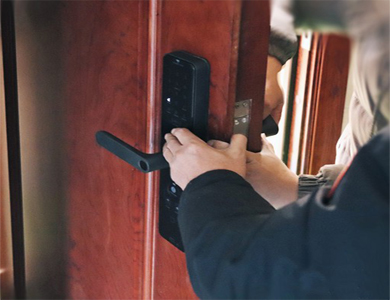 鹤庆24小时上门开锁公司